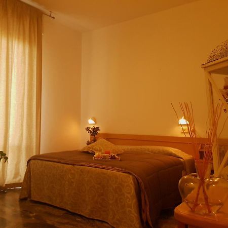 Hotel Romantica Rimini Kültér fotó
