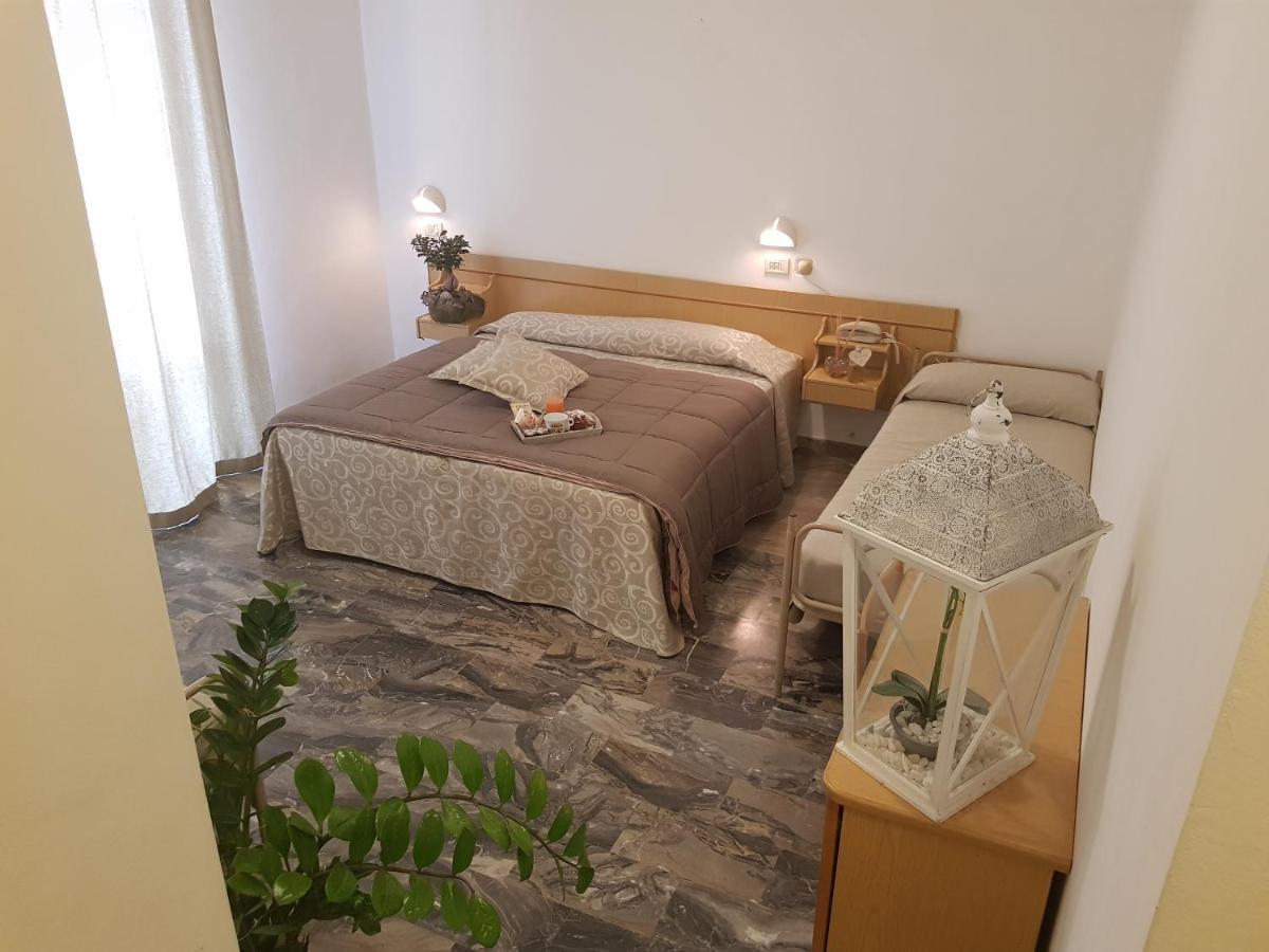 Hotel Romantica Rimini Kültér fotó