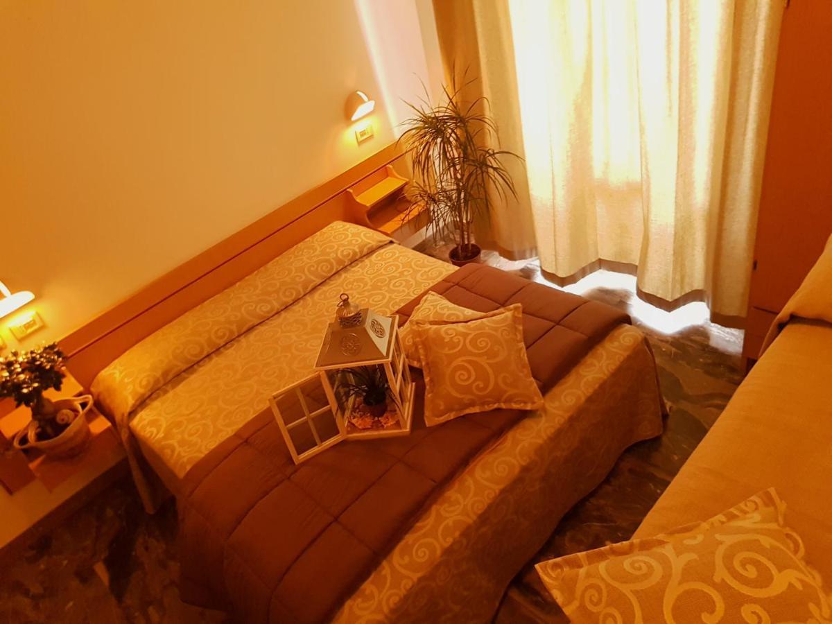 Hotel Romantica Rimini Kültér fotó