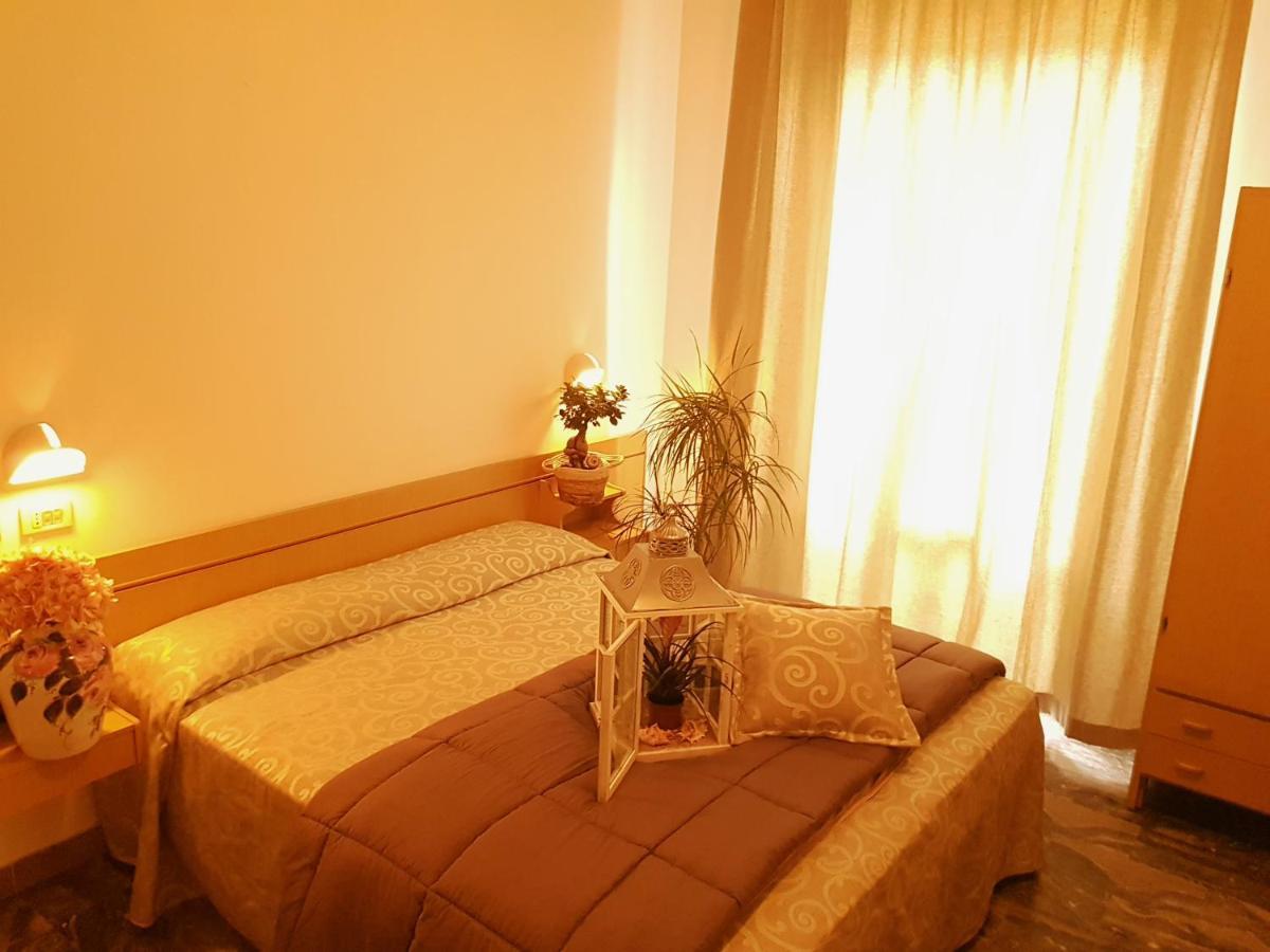Hotel Romantica Rimini Kültér fotó