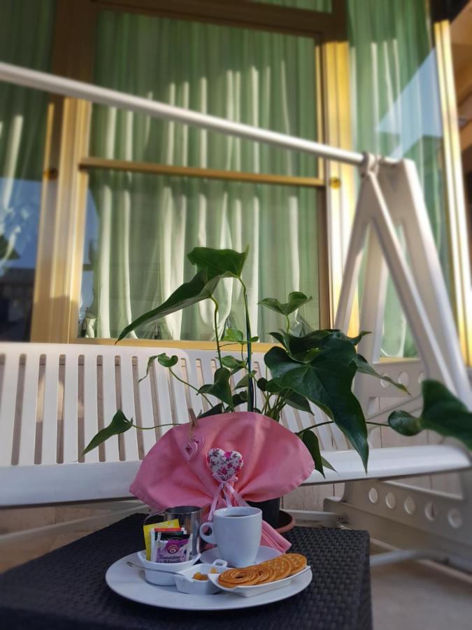 Hotel Romantica Rimini Kültér fotó