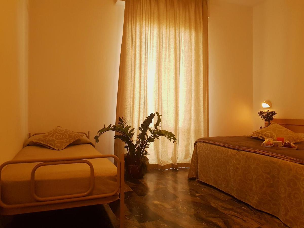 Hotel Romantica Rimini Kültér fotó