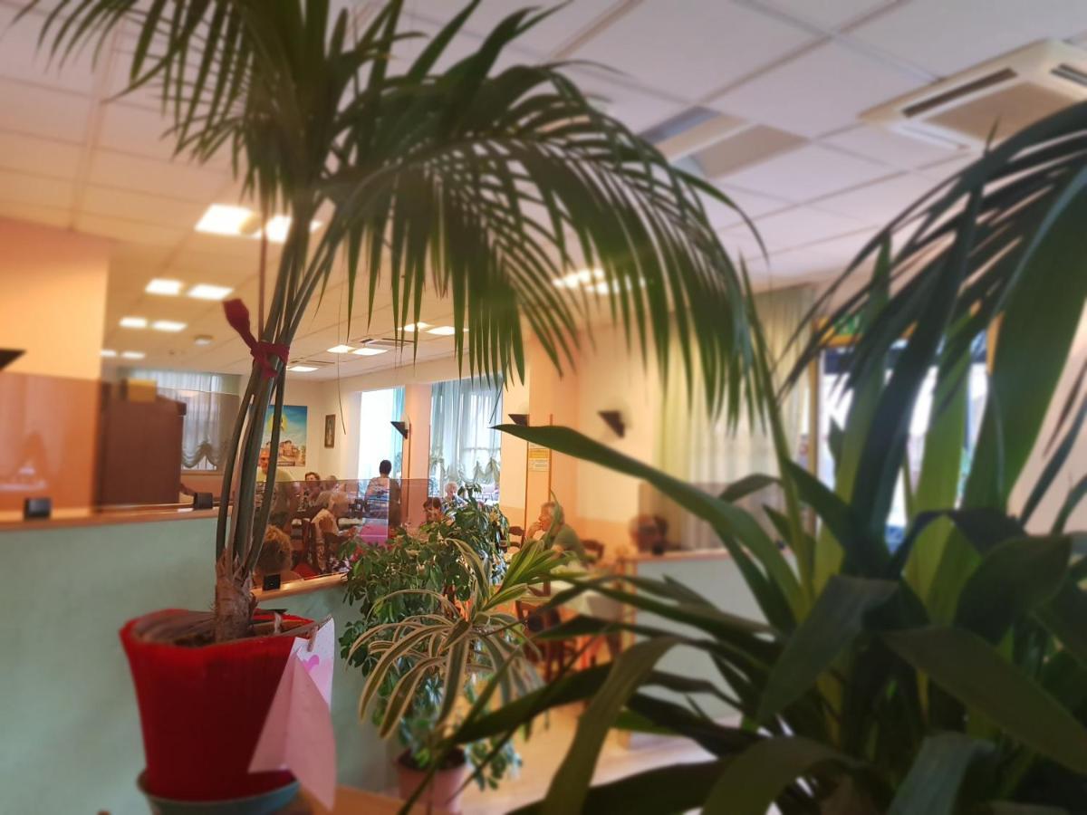 Hotel Romantica Rimini Kültér fotó