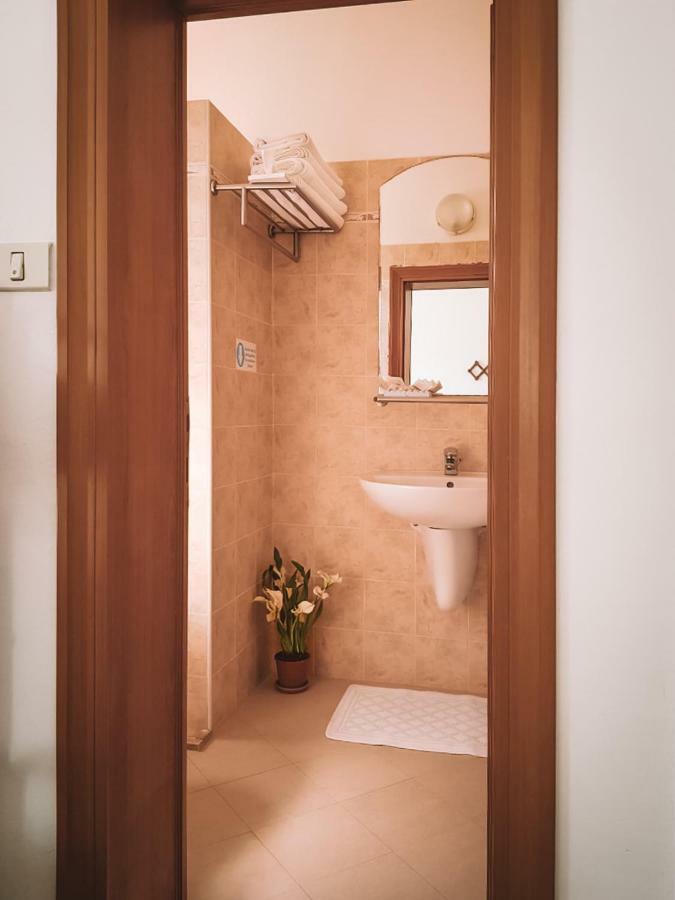 Hotel Romantica Rimini Kültér fotó