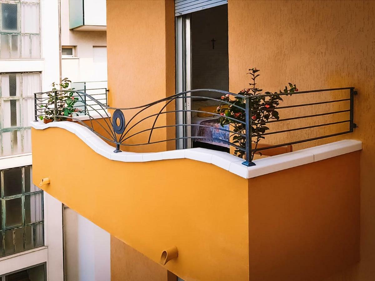 Hotel Romantica Rimini Kültér fotó