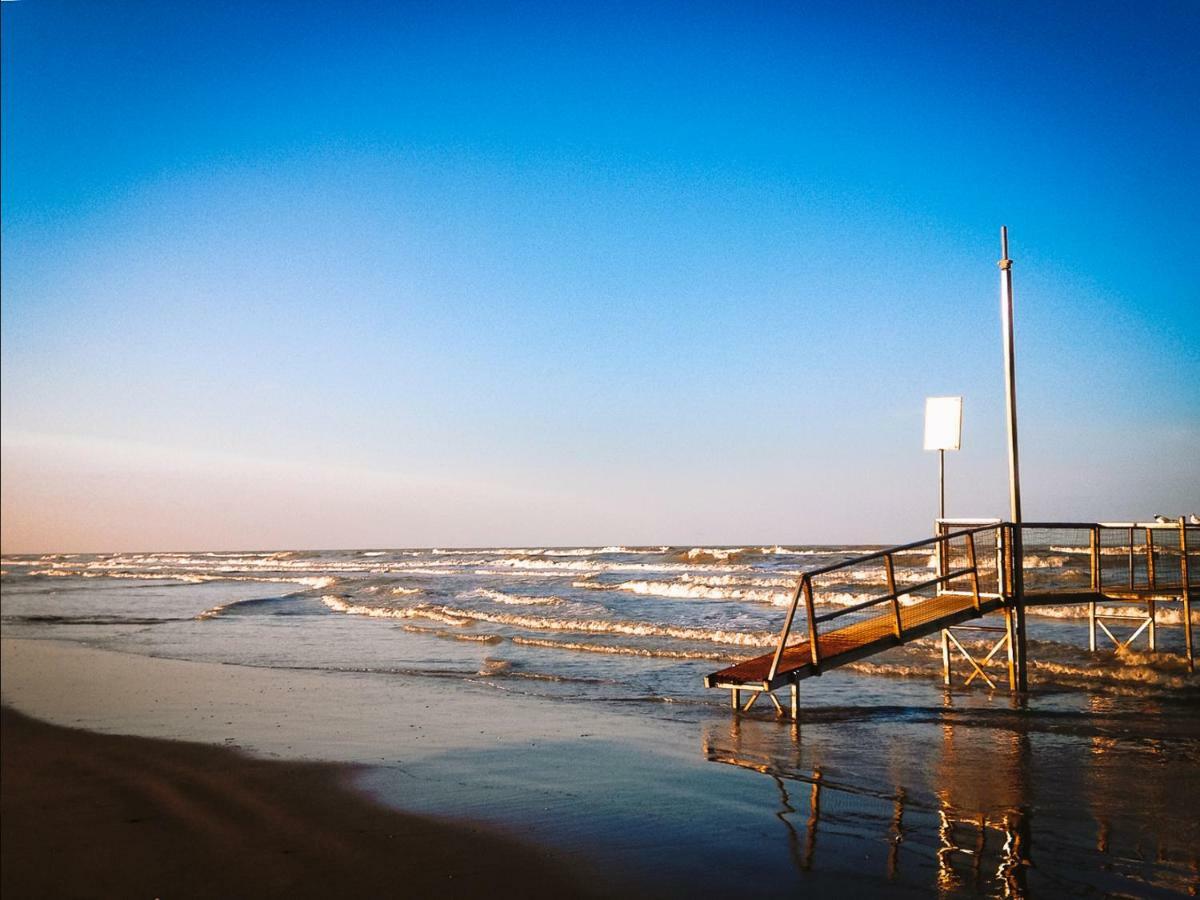 Hotel Romantica Rimini Kültér fotó